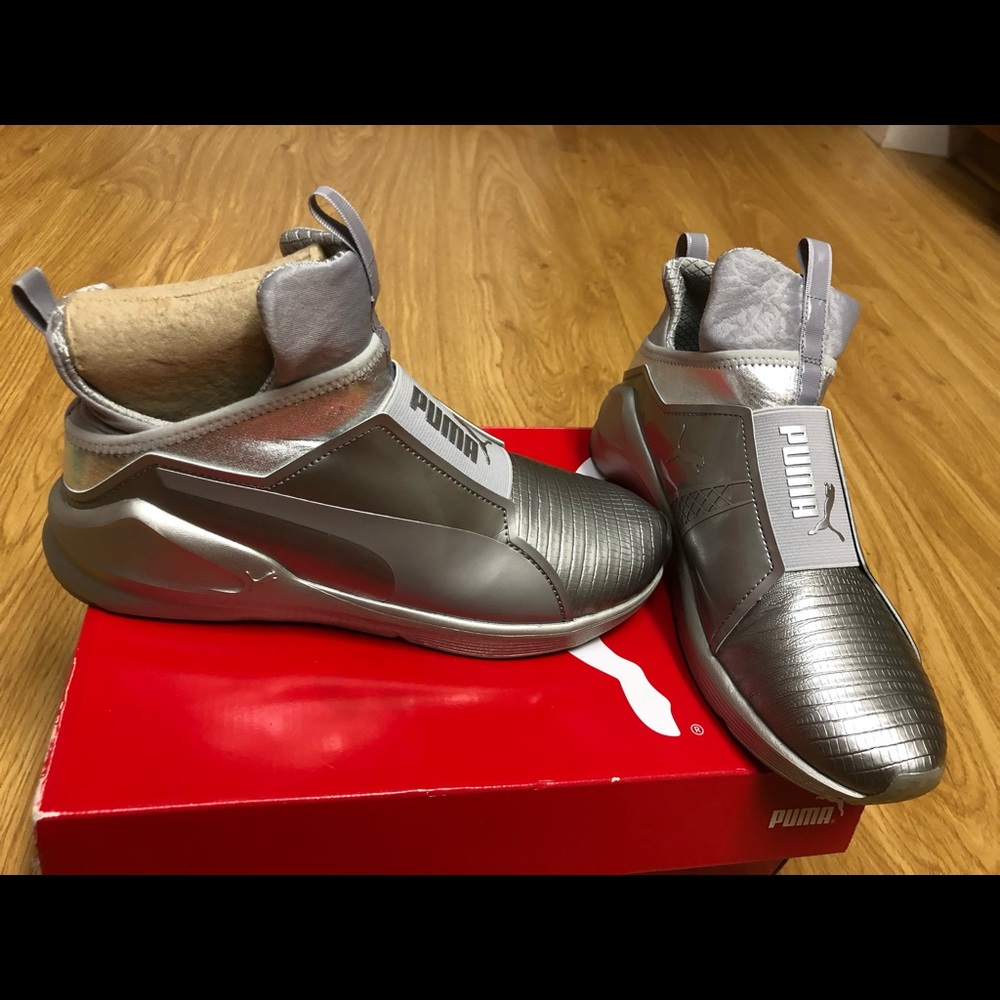 Sneakers - Picture 2 of 4